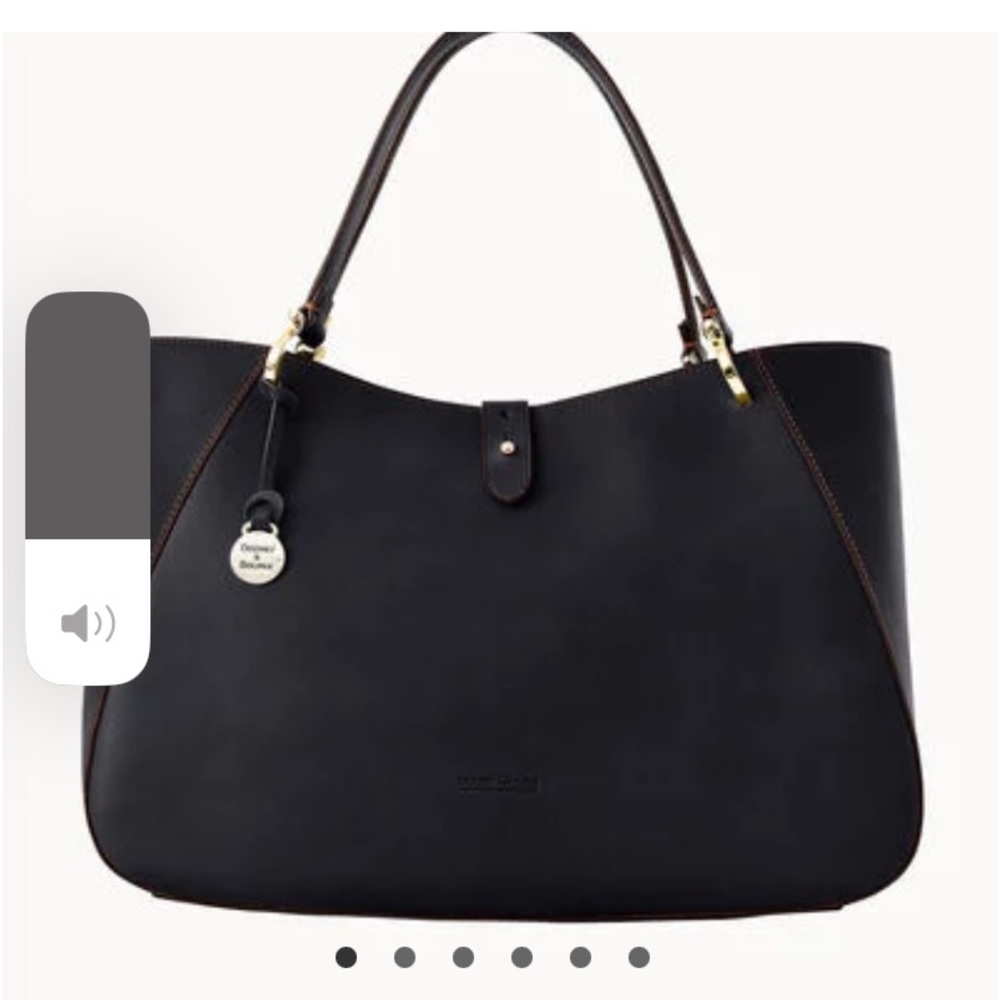Dooney and Burke alto Camilla black purse